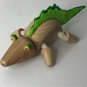 Animalz Crocodile Alligator Poseable  Wooden 3.5 inch Toy Figurine CEO1